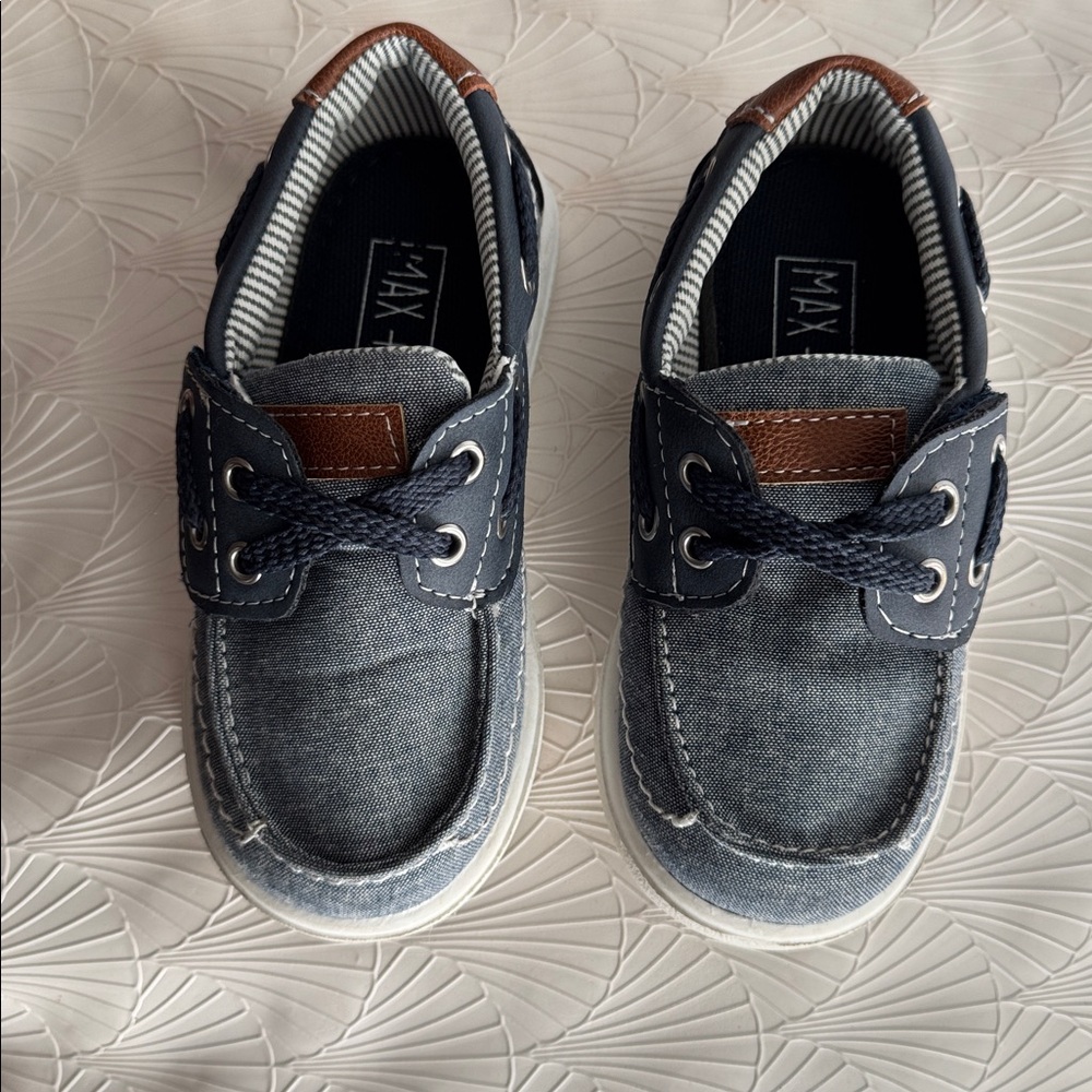 Max + Jake Denim Boat Shoes for Toddler size 8. Denim style uppers Faux leather